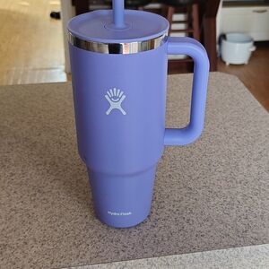 Purple Insulated Water Bottle with Leak-Proof Lid and Easy-Grip Handle
